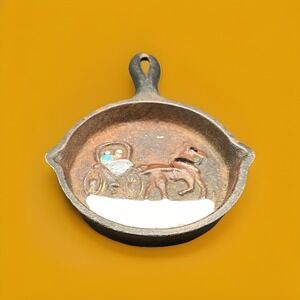 VTG Cast Iron Mini Skillet Pan 3D‎ Amish Buggy Horse And Carriage- 3.25" Wide